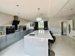 Kitchen- click for photo gallery